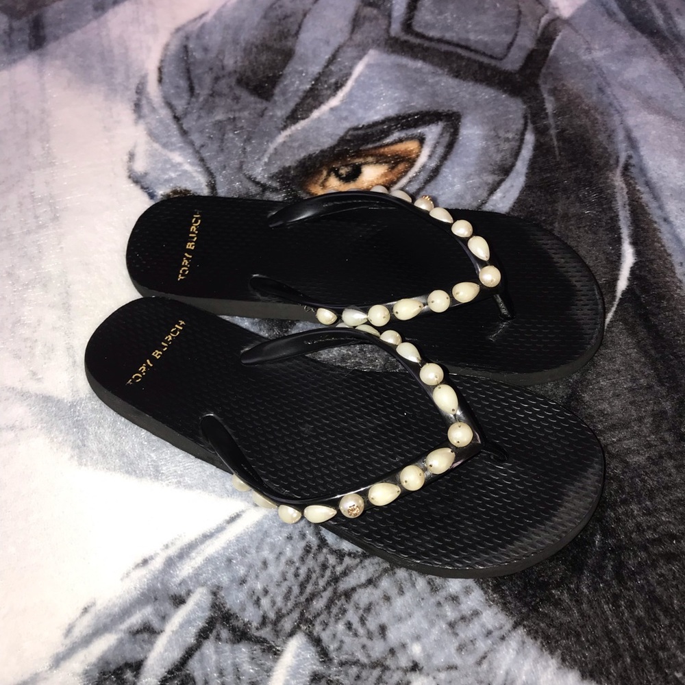 Tory Burch flip flop. Used.